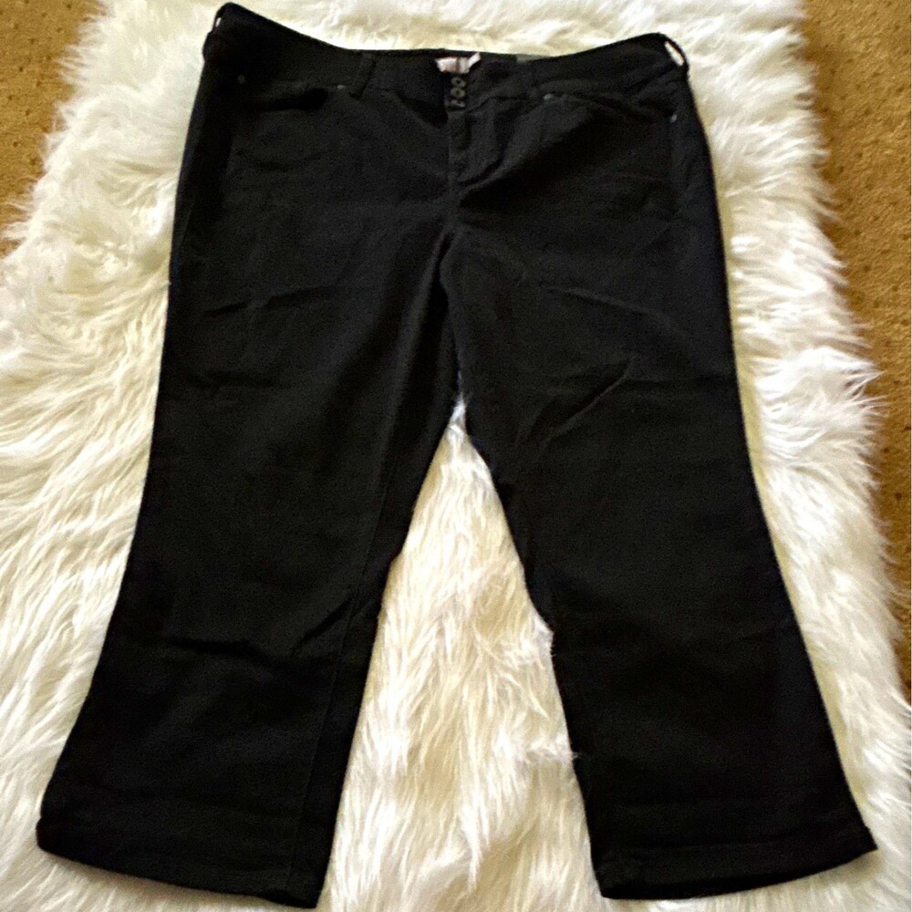 Torrid Super Soft Crop Jegging Black Dark Wash High Rise Stretch 22 5-Pocket 733